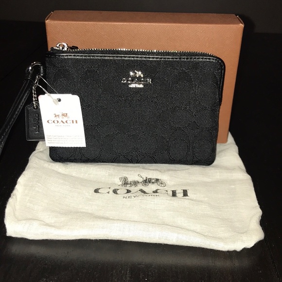Coach Handbags - Coach Large Corner Zip Wristlet